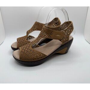 JBU By Jambu Chloe Women's Size 8M Tan T-Strap Laser-Cut Wedge Memory Foam Shoes